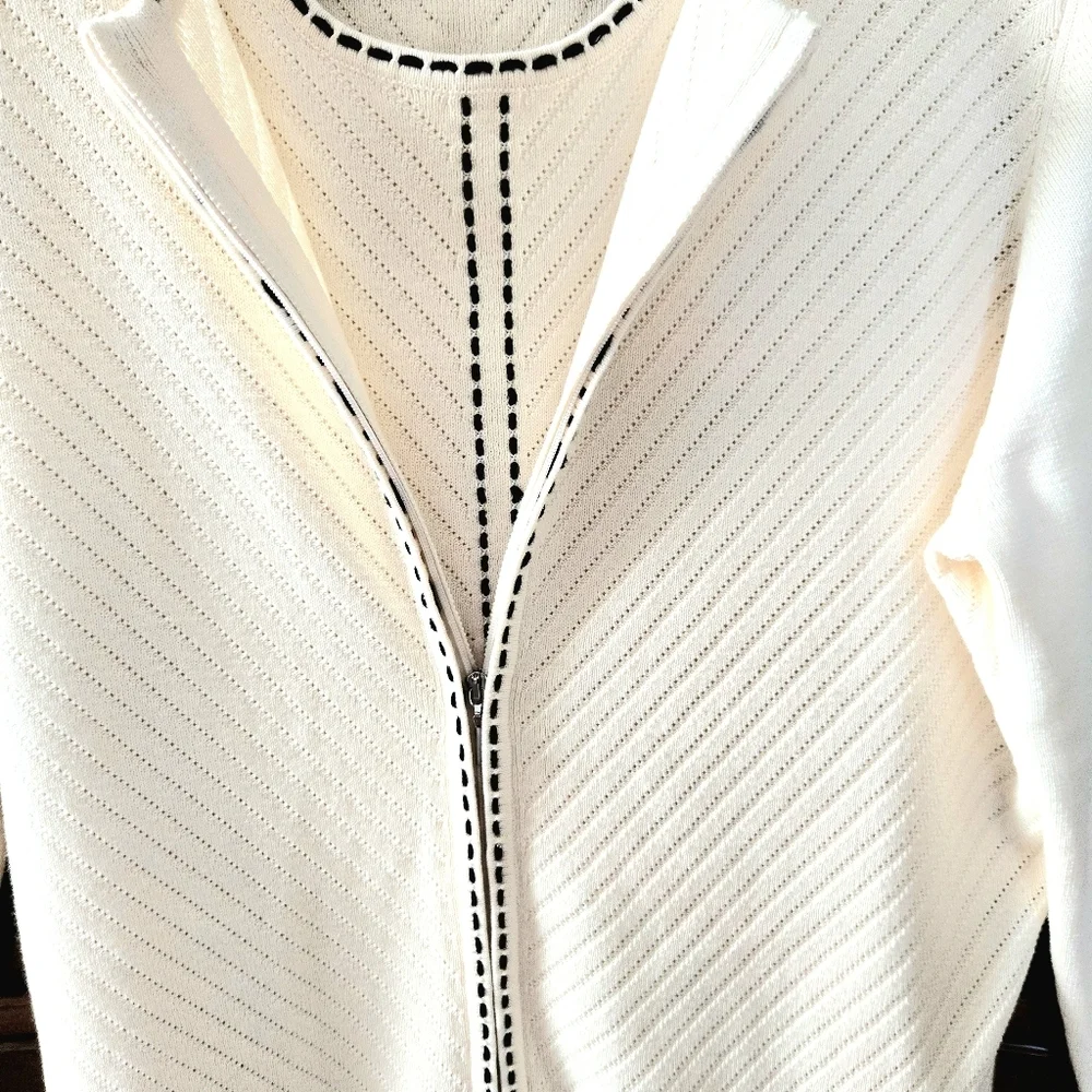 Liz Claiborne, Sweater twin-set. Off White/black. Large - Picture 7 of 15